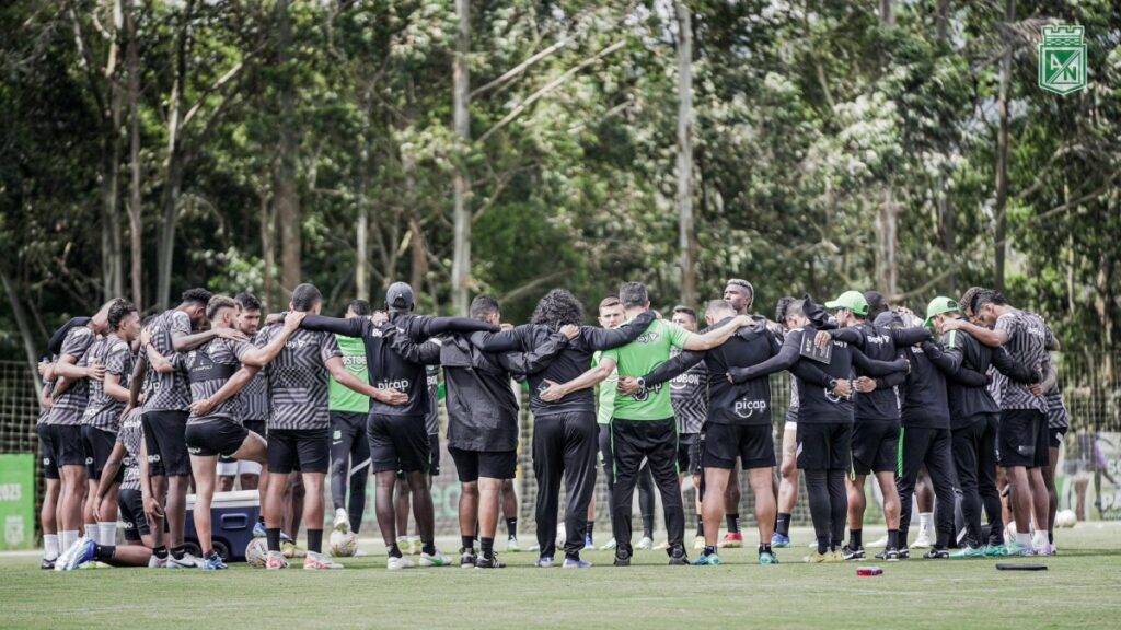 Jugadores Nacional Entreno