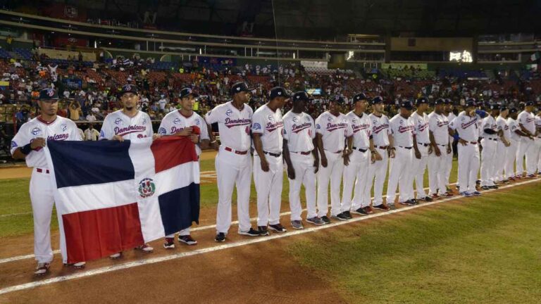 ¿Cuántos títulos tiene República Dominicana en la Serie del Caribe y qué equipos los ganaron?