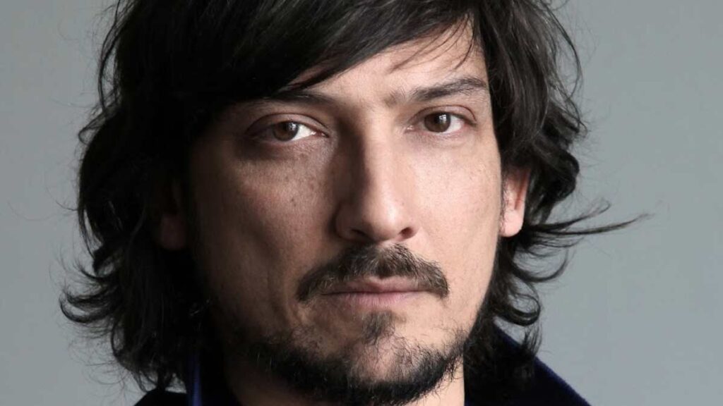 León Larregui denuncia maltrato en París: "Me golpearon y discriminaron"