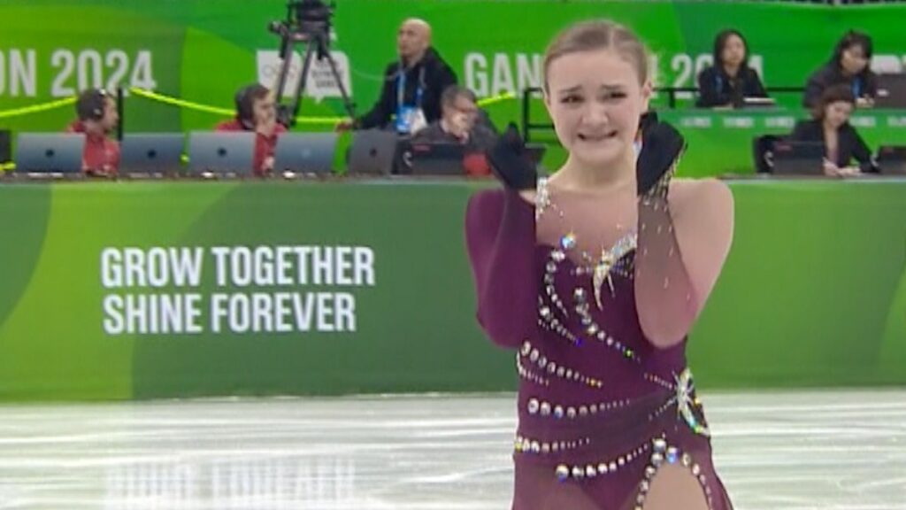 Lena Ekker de Hungría terminó llorando tras realizar su presentación en el patinaje artístico de Gangwon 2024.