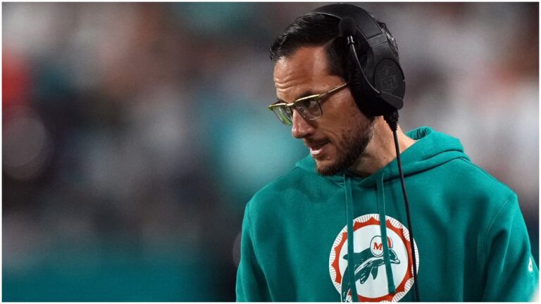 Mike McDaniel, entrenador de los Dolphins, explota contra sus jugadores: “Todos tienen que mejorar”