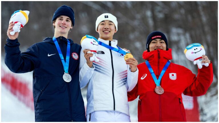 Yoon Seung Lee deja el oro en casa tras ganar la final de esquí estilo libre moguls varonil de Gangwon 2024