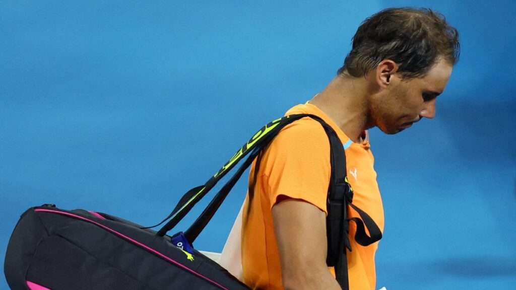 Rafa Nadal confirma una nueva lesión muscular que le impedirá jugar en el Abierto de Australia, primer Grand Slam de la temporada 2024.