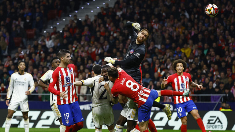 Jan Oblak y Andriy Lunin protagonizan garrafales errores en el duelo entre el Atlético y el Real Madrid en los octavos de final de la Copa del Rey