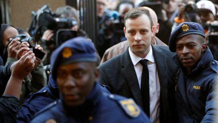 Oscar Pistorius será liberado de prisión después de ser condenado por matar a su novia