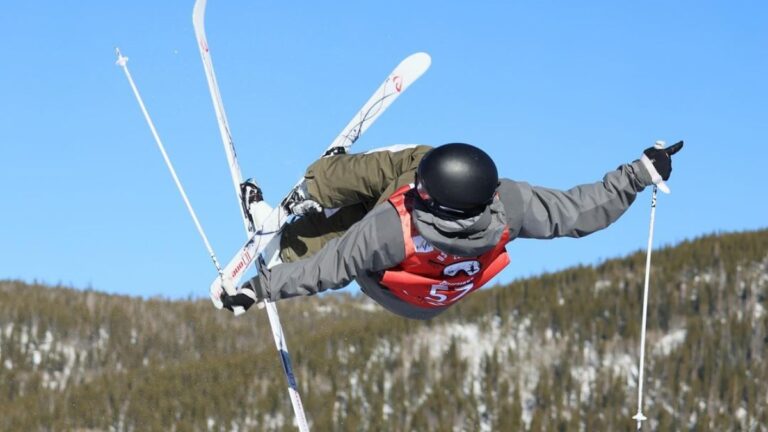 Estados Unidos hace 1-3 en equipos mixtos del esquí estilo libre modalidad moguls