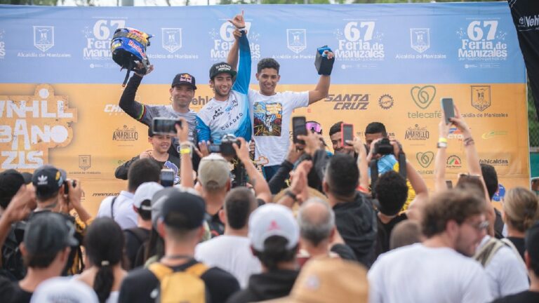 Sebastián Holguín se coronó campeón del Downhill Urbano que se disputó en Manizales