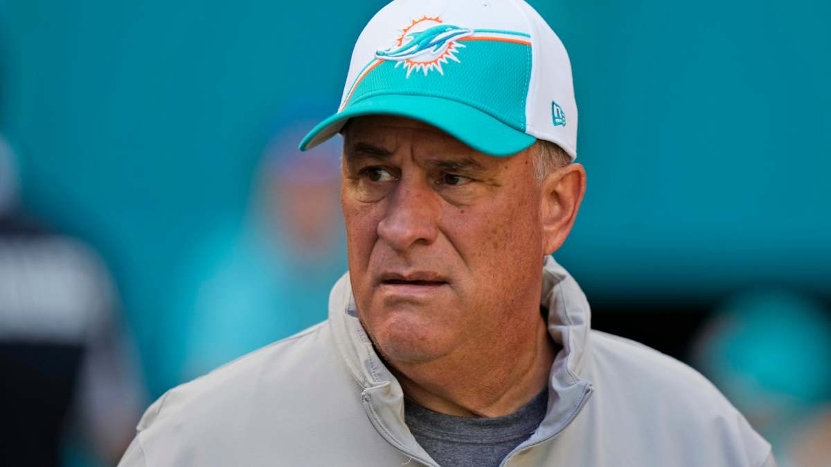 Vic Fangio Deja De Ser El Coordinador Defensivo De Los Dolphins Para ...