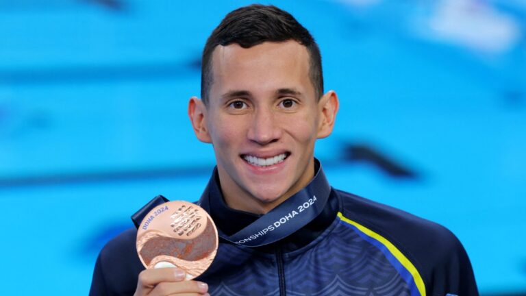 Gustavo Sánchez le da un nuevo bronce a Colombia en la natación artística de Doha 2024