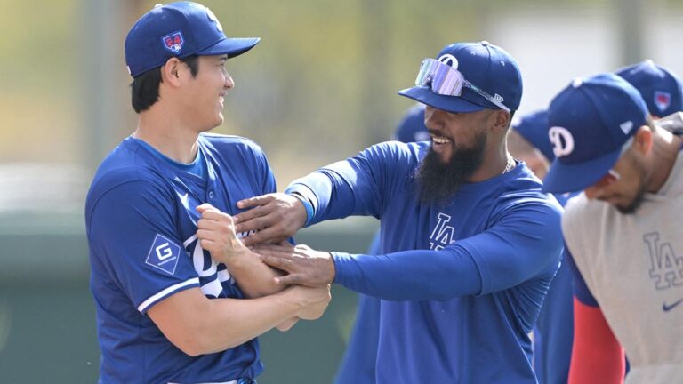 Shohei Ohtani sorprende hablando español junto a Teoscar Hernández de los Dodgers