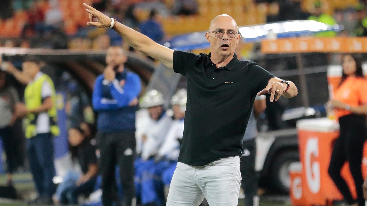 Alfredo Arias "Estoy más firme que nunca... si estamos jugando mal es