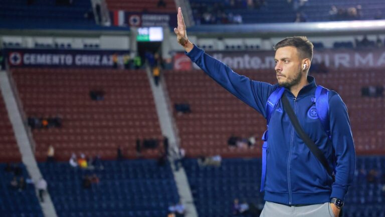 Martín Anselmi pide calma tras el liderato de Cruz Azul: “Elegimos mantener los pies sobre la tierra”