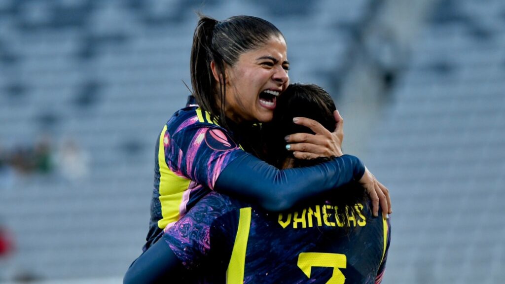 Selección Femenina celebrando.