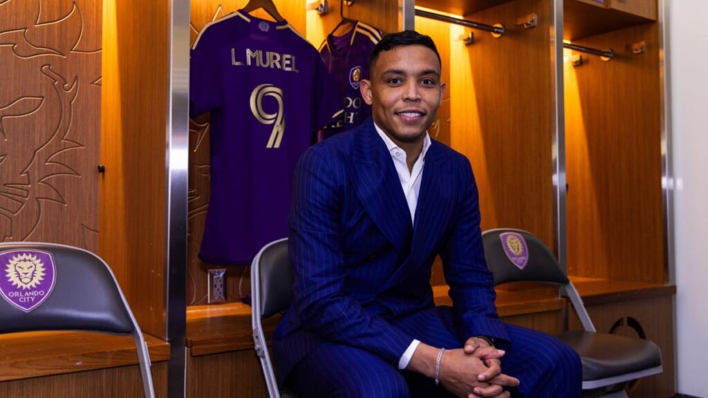 Luis Fernando Muriel siendo presentado por Orlando City.