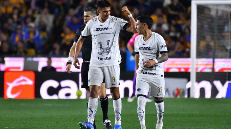 Pumas viene de atrás y con doblete de Memo Martínez rescata el empate ante Tigres en el Volcán
