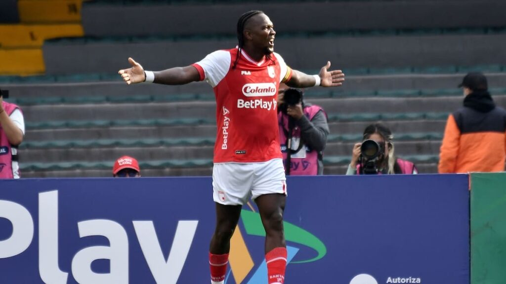 Hugo Rodallega jugando con Santa Fe.