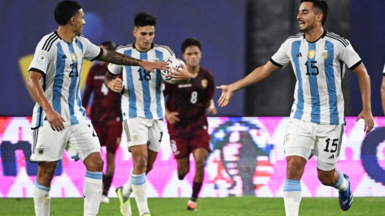 Venezuela se lo empata a Argentina por el árbitro, el VAR y un grosero error de Gonzalo Luján