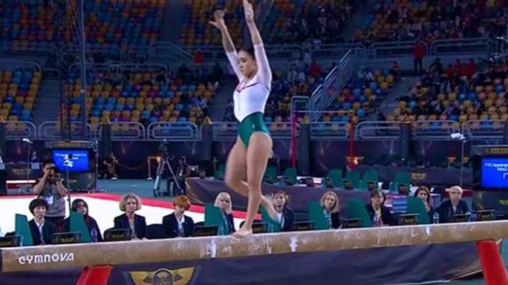 Cassandra Loustalot, gimnasta mexicana, concluyó en el octavo lugar en el inicio del serial de Copas del Mundo rumbo a Paris 2024.