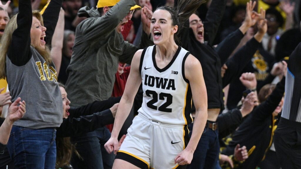 Caitlin Clark se mete en la historia de la NCAA | Jeffrey Becker-USA TODAY Sports