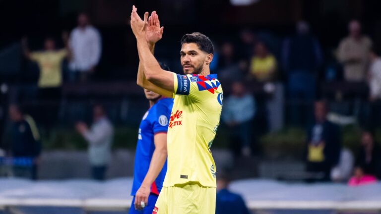 Henry Martín: “Los clásicos ante Chivas los tienes que ganar sí o sí”