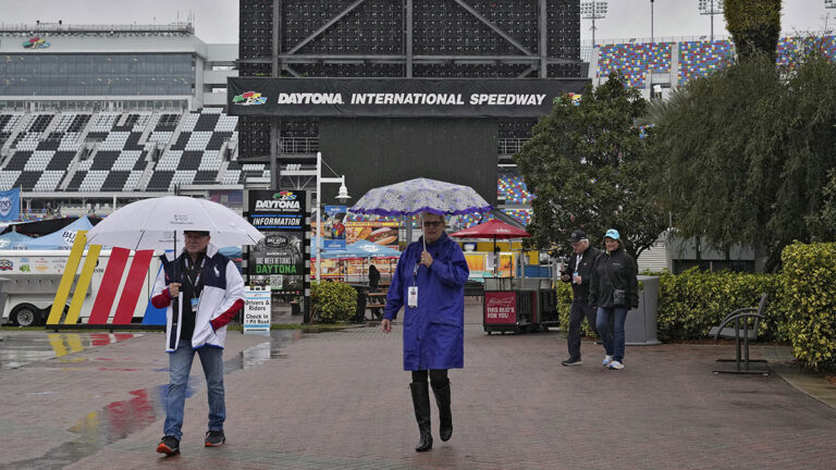NASCAR pospuso las 500 Millas de Daytona debido a las inclemencias del clima