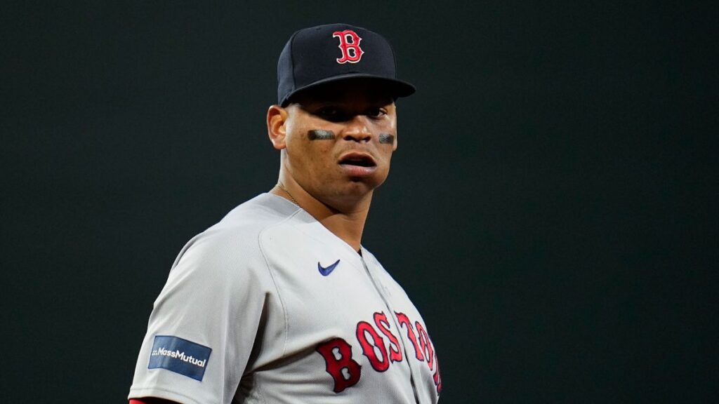 Devers, molesto por la falta de contrataciones | AP Photo/Julio Cortez