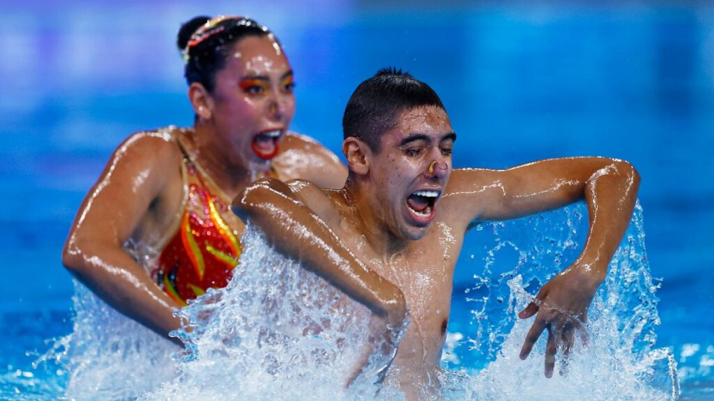 México suma una nueva medalla en el Mundial de Natación Doha 2024 en la persona de Diego Villalobos y Miranda Barrera en dueto técnico mixto