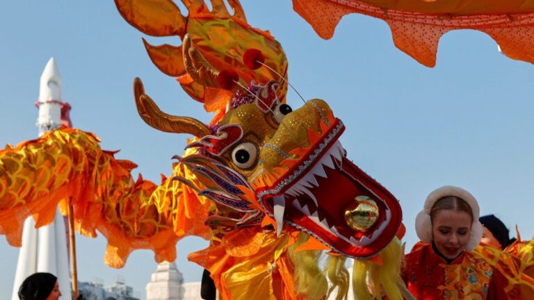 Feliz Año Nuevo Lunar 2024: ¿Qué significado tiene el Dragón de Madera para la cultura china y cómo es el Doodle de hoy?