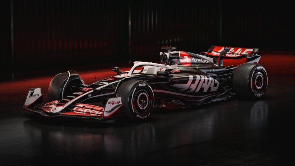 Haas presenta el VF-24, el nuevo coche para la temporada 2024 de la Fórmula 1