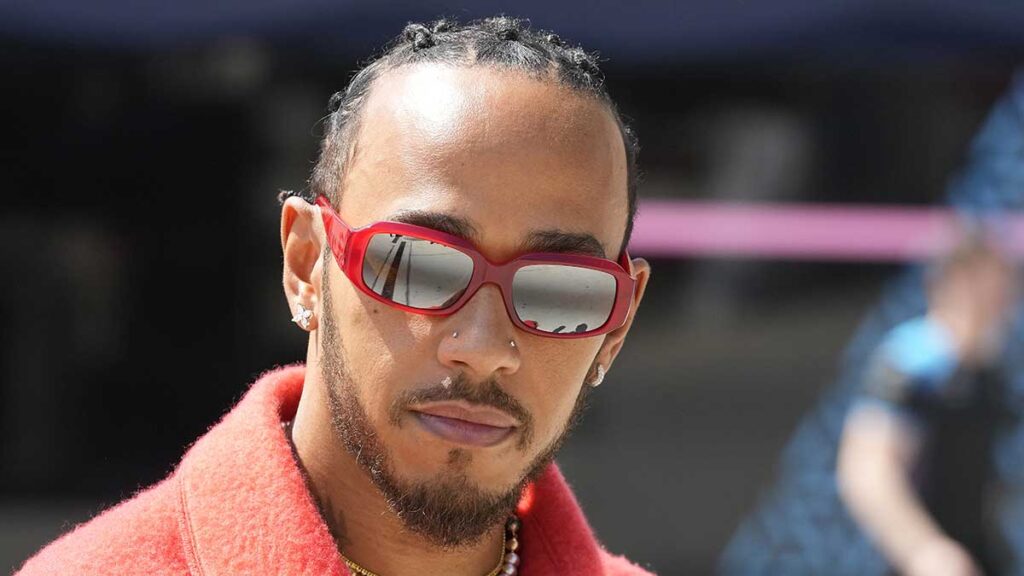 Hamilton califica de 'surrealista' iniciar su última temporada con Mercedes | AP