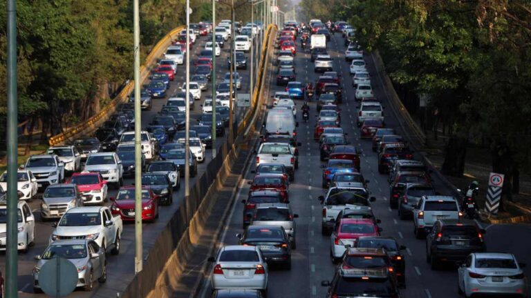 Doble Hoy No circula 15 de mayo: ¿Qué autos no salen este miércoles por contingencia ambiental?
