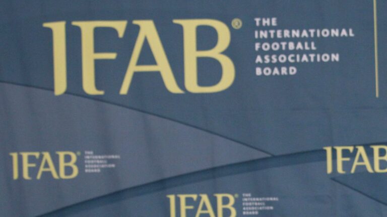 IFAB aprueba el uso de la tarjeta azul, ¿en qué consiste?