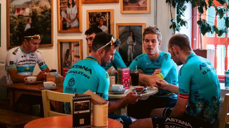 Astana confirma su equipazo para el Tour Colombia con Mark Cavendish y Hárold Tejada a la cabeza