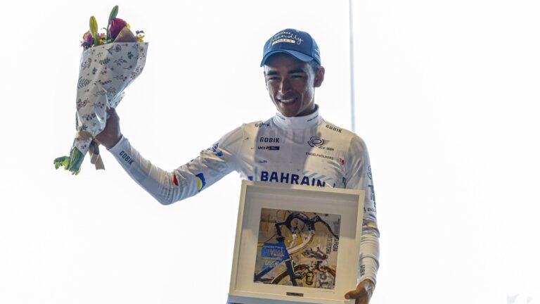 Santiago Buitrago, subcampeón y mejor joven de la Vuelta a la Comunidad Valenciana