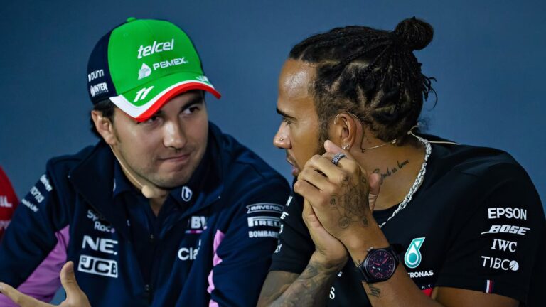 Checo Pérez califica como “interesante” la llegada de Lewis Hamilton a Ferrari