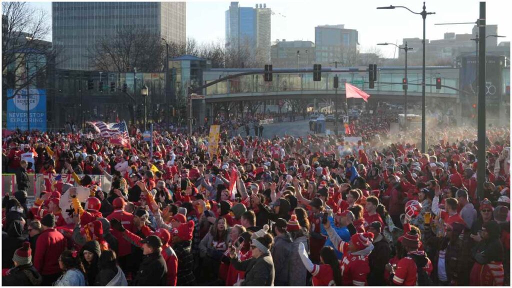 Kansas City Chiefs disfruta un increíble desfile | Reuters; Lee-USA TODAY Sports