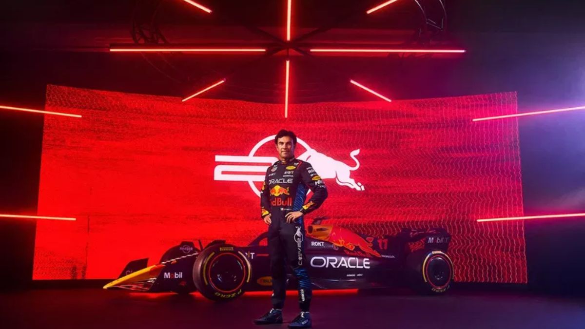 Las mejores fotos de Checo Pérez durante la presentación del RB20 de Red Bull ClaroSports