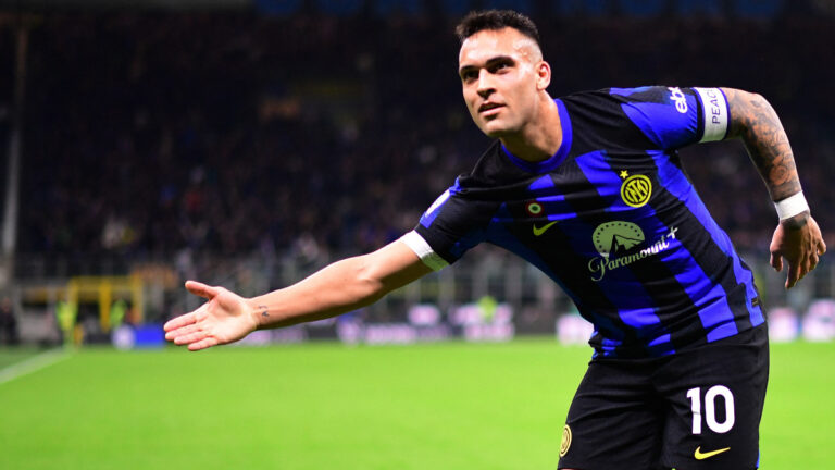 El Inter de Milán saca a pasear al Atalanta y se aleja de Juventus