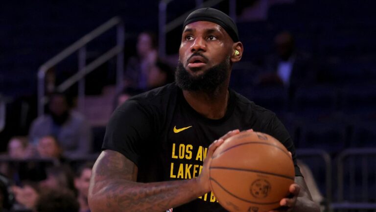 El agente de LeBron James niega su salida a los Warriors: “Él está comprometido con los Lakers”