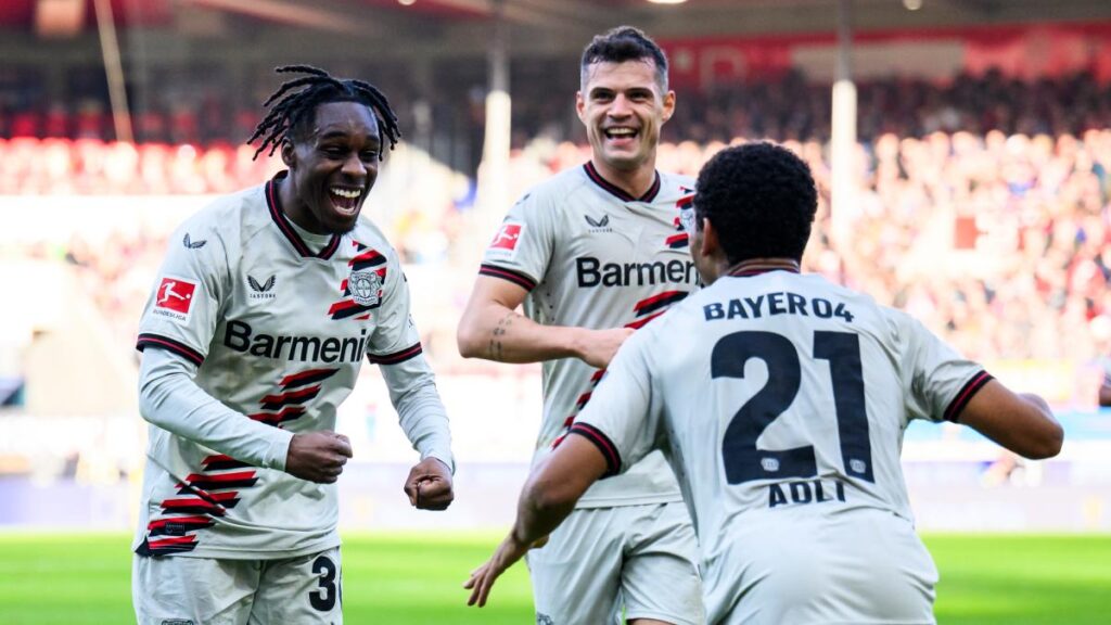 El Bayer Leverkusen venció sin problemas al Heidenheim por marcador de 2-1 en medio de protestas de los aficionados.