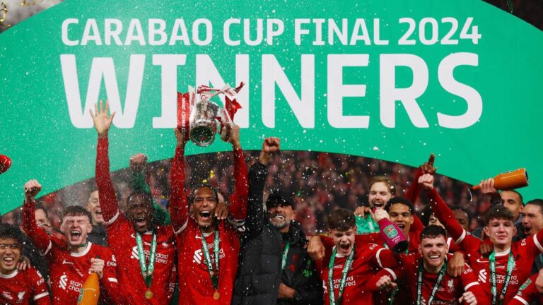 ¡Liverpool, campeón! Un monumental Van Dijk guía a los jóvenes Reds a su décima Carabao Cup