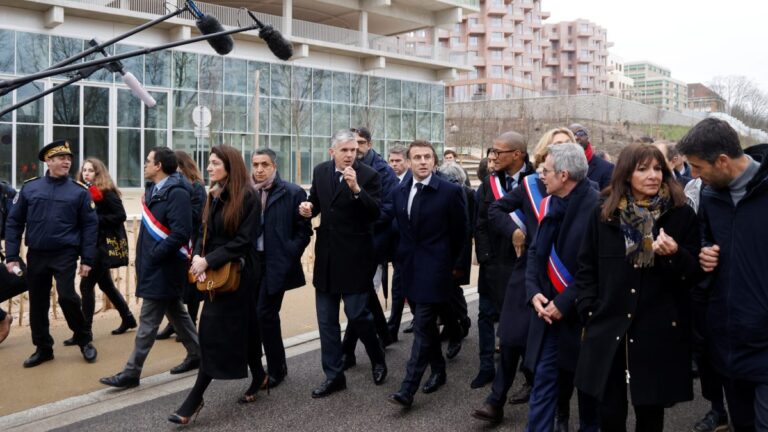 Emmanuel Macron inaugura la Villa Olímpica de Paris 2024