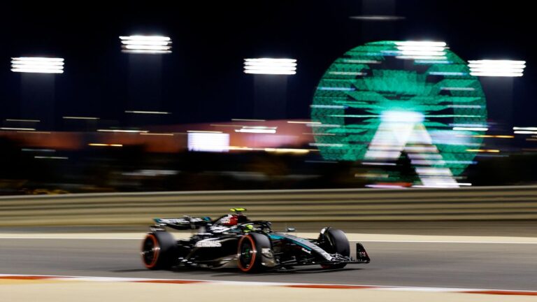 Mercedes domina la FP2 del GP de Bahréin con Hamilton a la cabeza; Checo Pérez entra en el top 10
