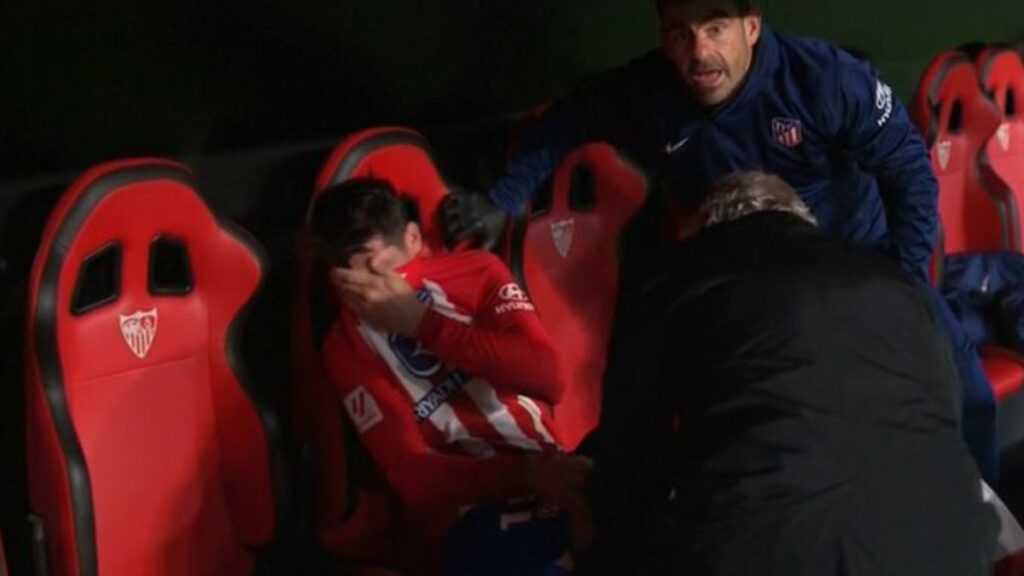 Morata sale llorando del campo tras una torsión de rodilla y enciende las alarmas en el Atlético de Madrid y la selección española