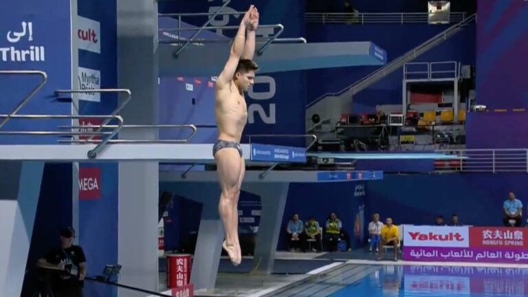 ¡Clavados de oro! Osmar Olvera se corona en el trampolín 1m del Mundial de Natación Doha 2024