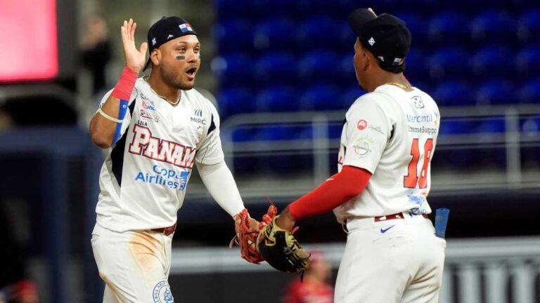 Panamá vence a los campeones Tigres del Licey y mantiene sus opciones de ser líder de la primera ronda de la Serie del Caribe