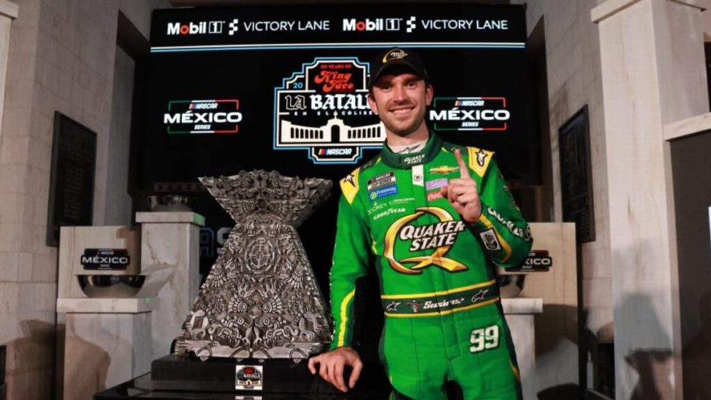 Daniel Suárez gana NASCAR México Series La Batalla en el Coliseo