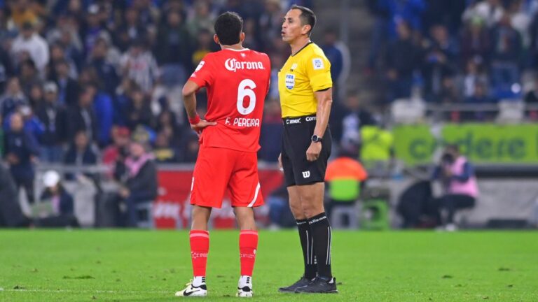 La polémica arbitral en el Monterrey vs Toluca termina con un “inpenal” de Luis Enrique Santander