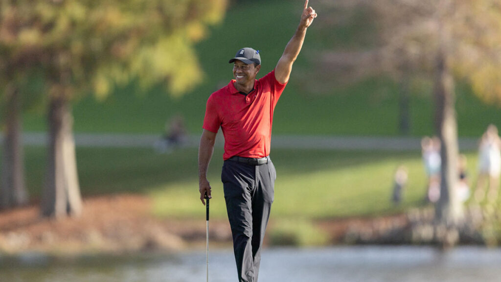 "Tiger Woods llega en un momento crítico del PGA Tour"