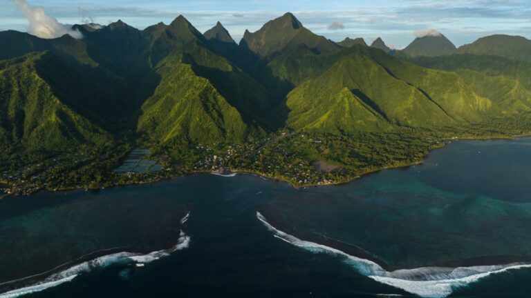 Tahití, confirmada como sede del surf de Paris 2024 pese a protestas locales